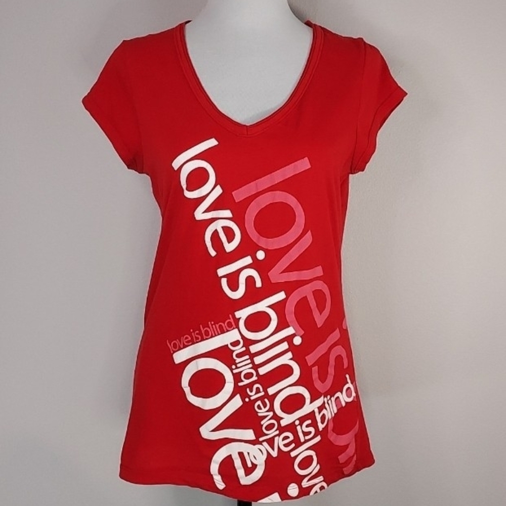 Miley Cyrus Max Azria Red Love Is Blind 100% Cotton V-Neck Graphic Tee Size XL